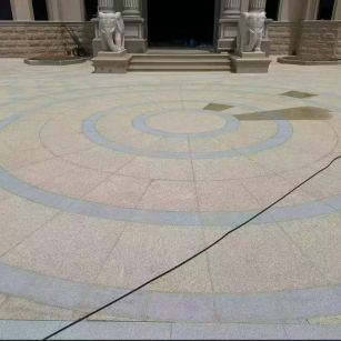 马鞍山 黄金麻芝麻灰花岗岩石材地铺拼接效果