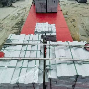 马鞍山 芝麻白仿形加直形路沿石出货日常