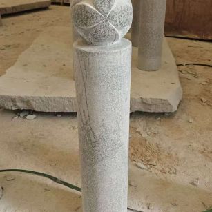 马鞍山 芝麻白花岗岩石材挡车石柱、停车柱、圆柱挡车柱、方柱挡车柱等