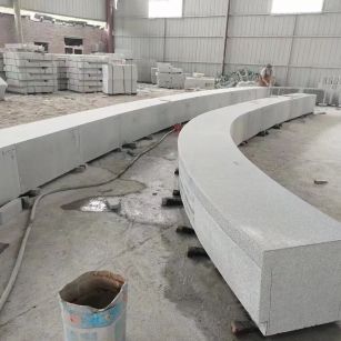 马鞍山芝麻白花岗岩石板材 园林光面弧形坐凳