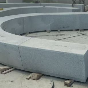 马鞍山 芝麻白花岗岩光面弧形坐凳