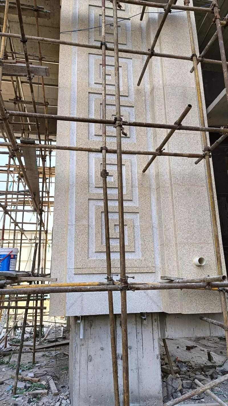 马鞍山 黄金麻花岗岩别墅外墙干挂回纹造型效果