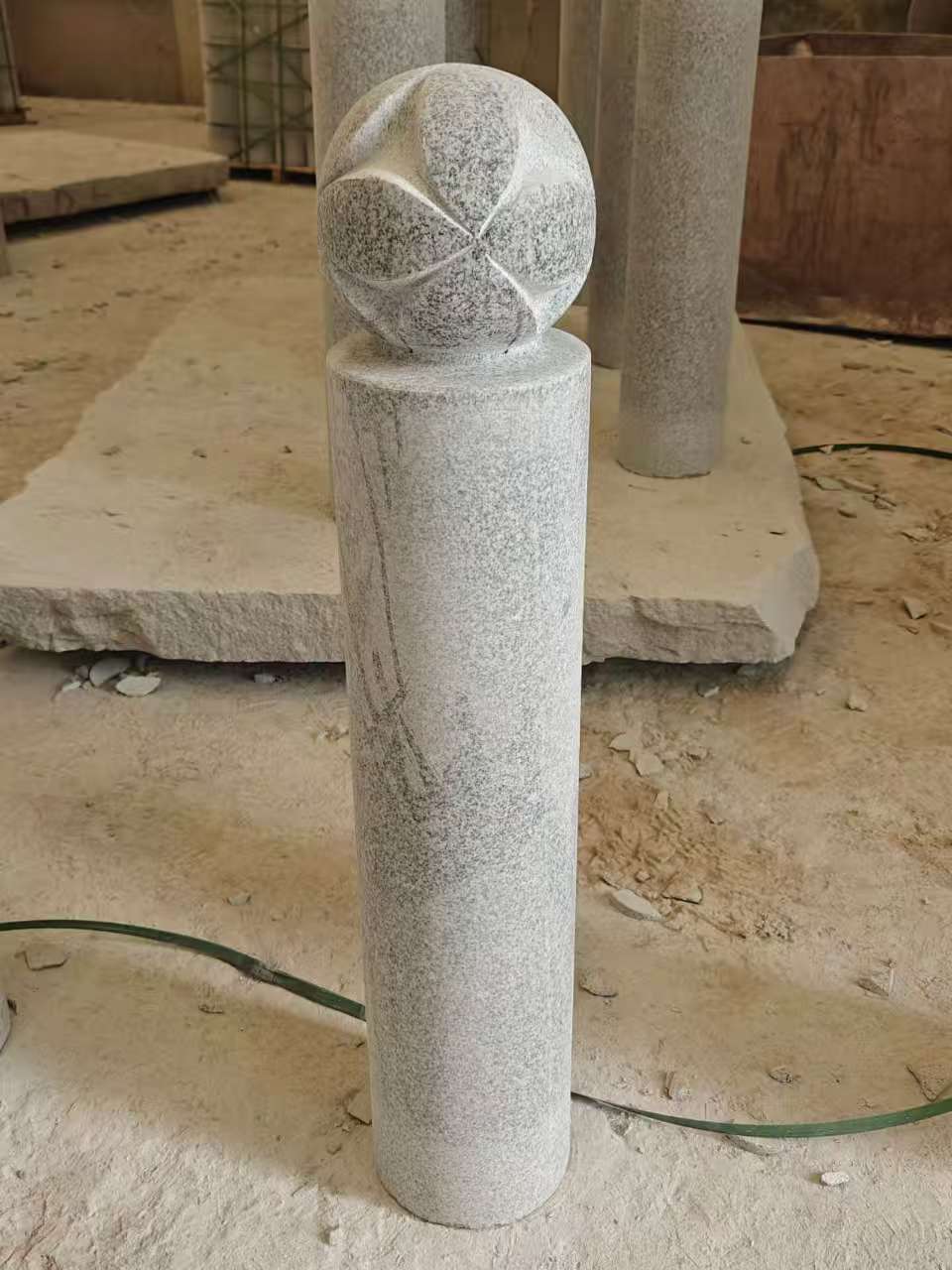 马鞍山 芝麻白花岗岩石材挡车石柱、停车柱、圆柱挡车柱、方柱挡车柱等