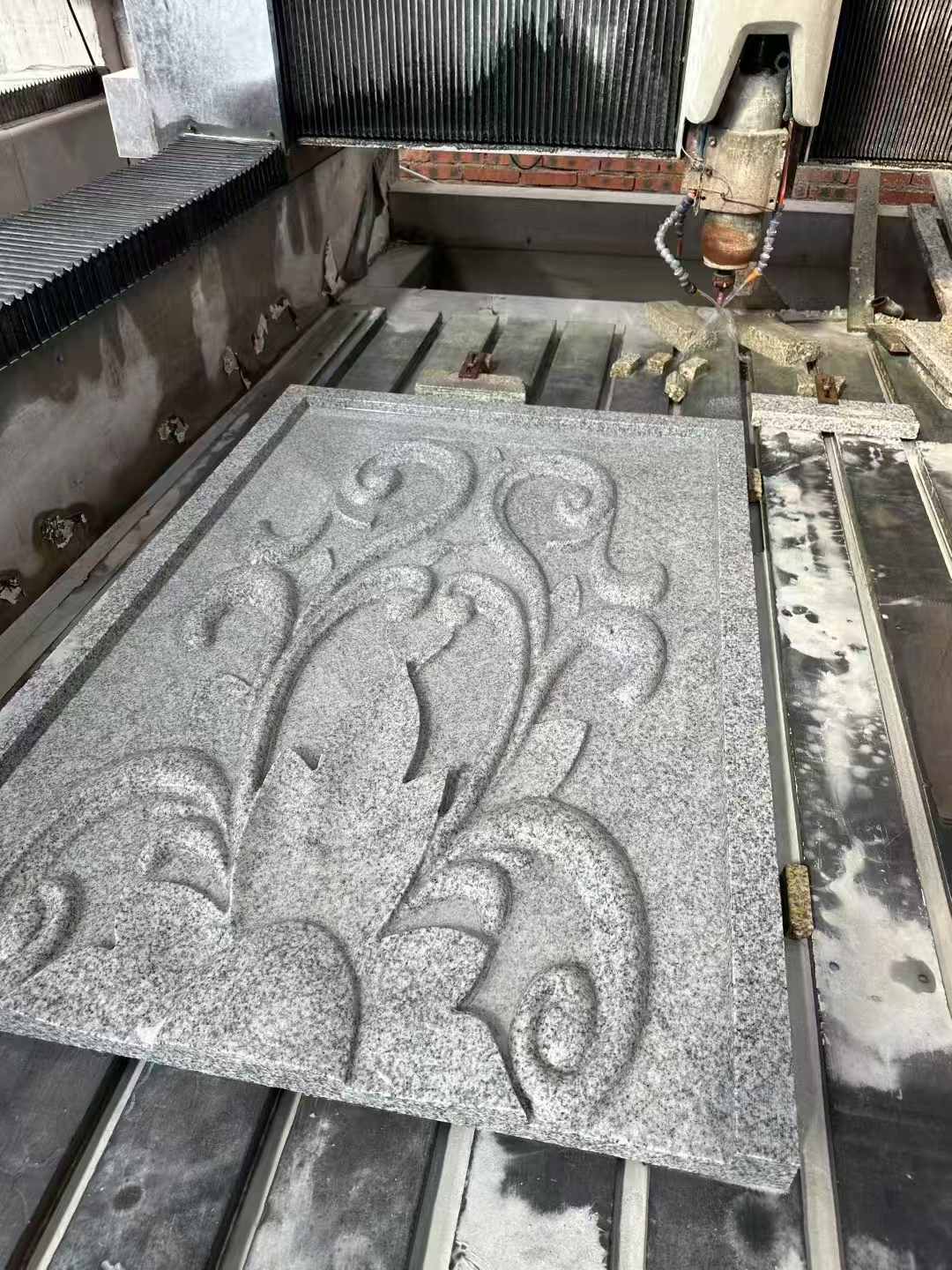 马鞍山 白麻别墅干挂雕花板