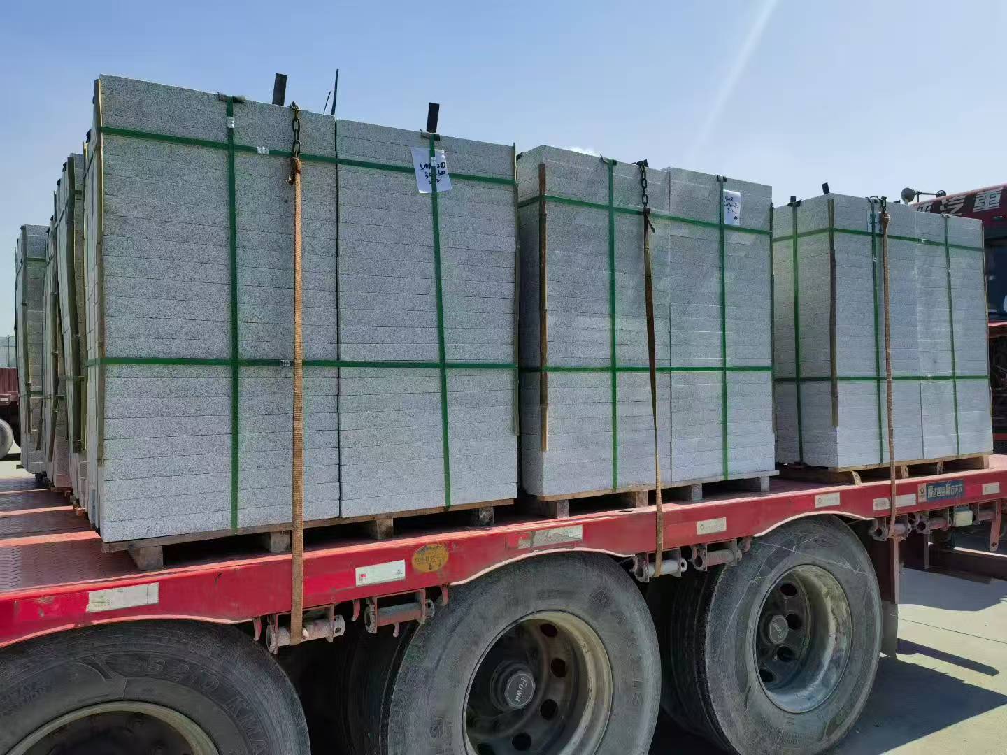 马鞍山芝麻白花岗岩出货日常地铺石