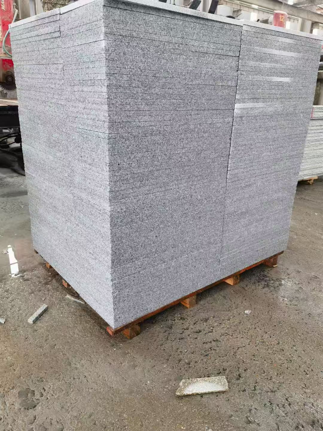 马鞍山 芝麻白火烧面1.8厚300*600地铺石，尺寸标准，厚薄均匀