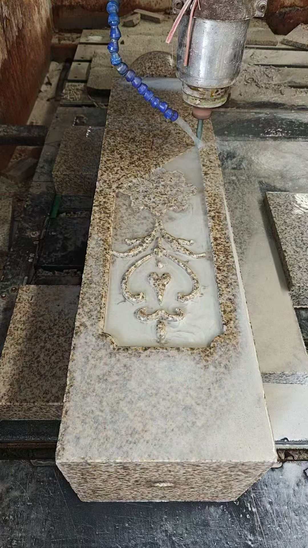 马鞍山 黄金麻花岗岩异形加工雕刻栏杆大柱