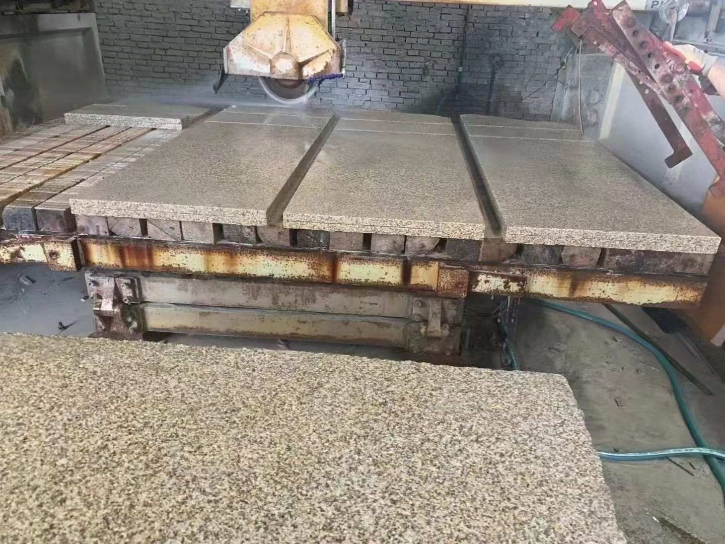 马鞍山 黄金麻荔枝面成品板加工