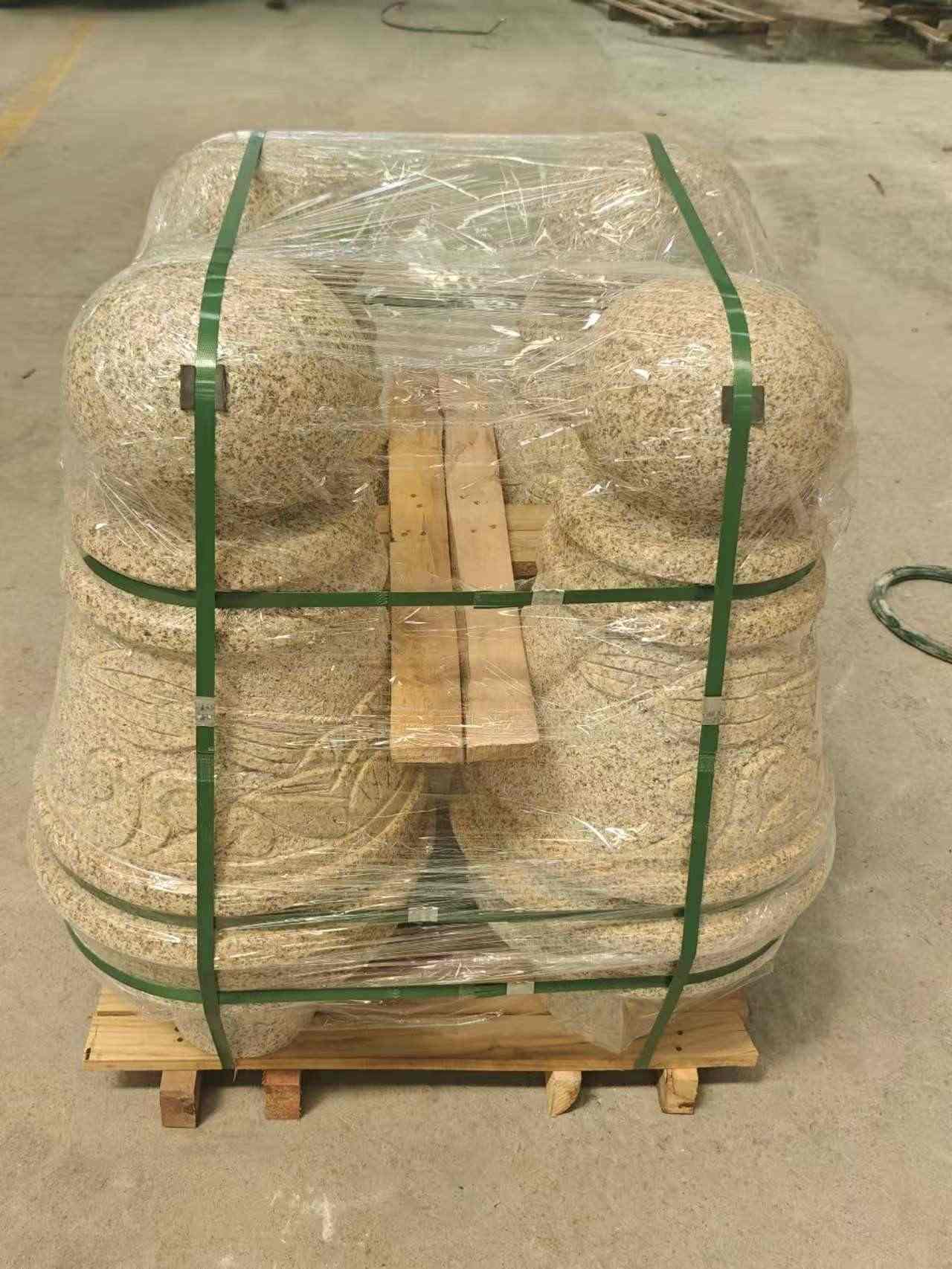 马鞍山 黄金麻异形定制雕花——棒棒糖挡车柱