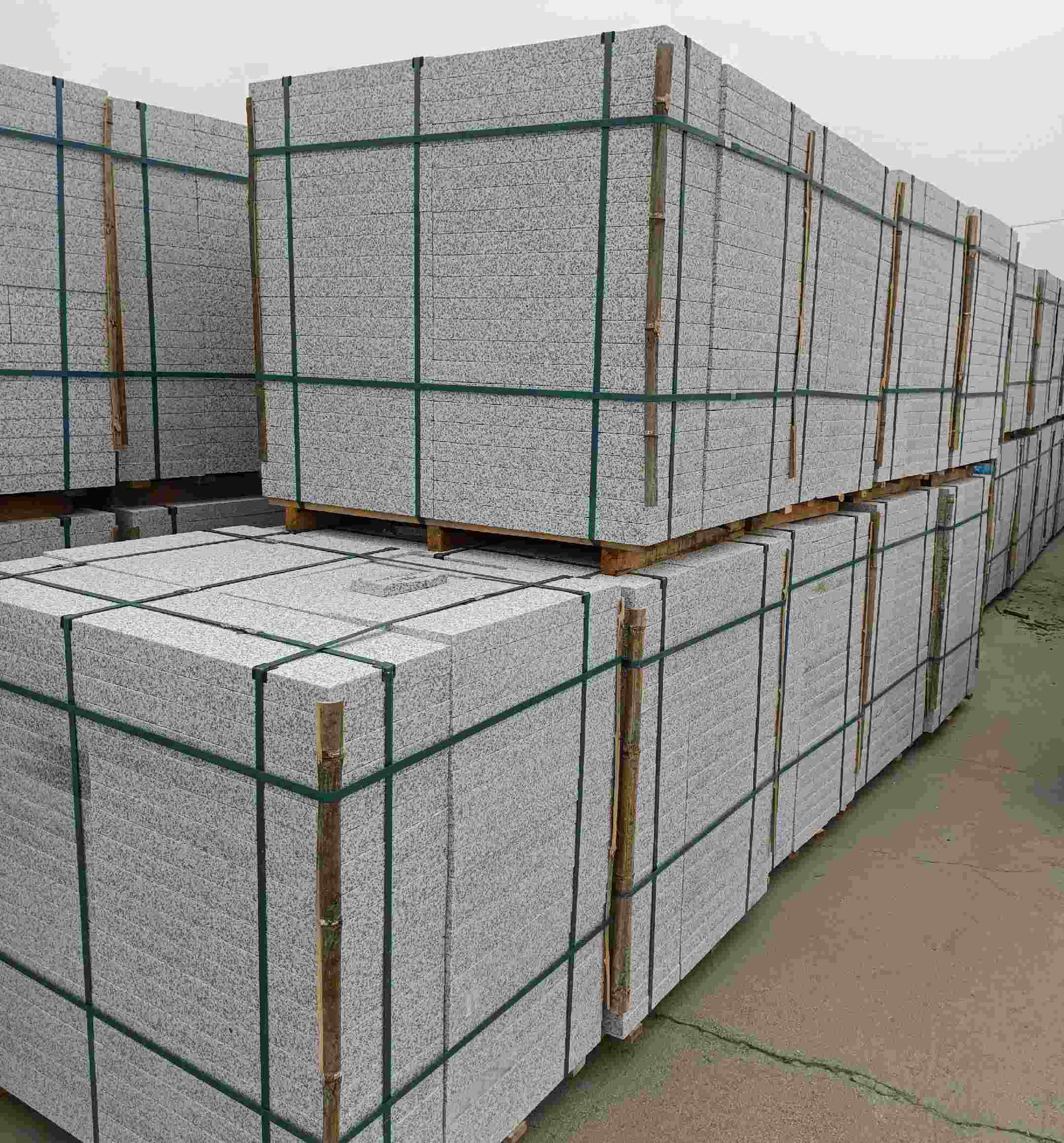 马鞍山 白麻花岗岩石材荔枝面地铺石（300*600*50）