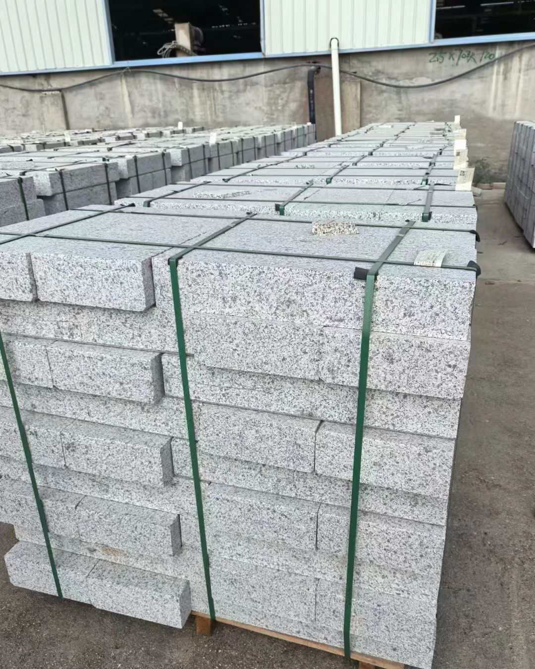 马鞍山 白麻花岗岩路沿石，弧形路沿石，道牙石，马路牙子，界石，路缘石，平沿石，直岩石，平缘石等