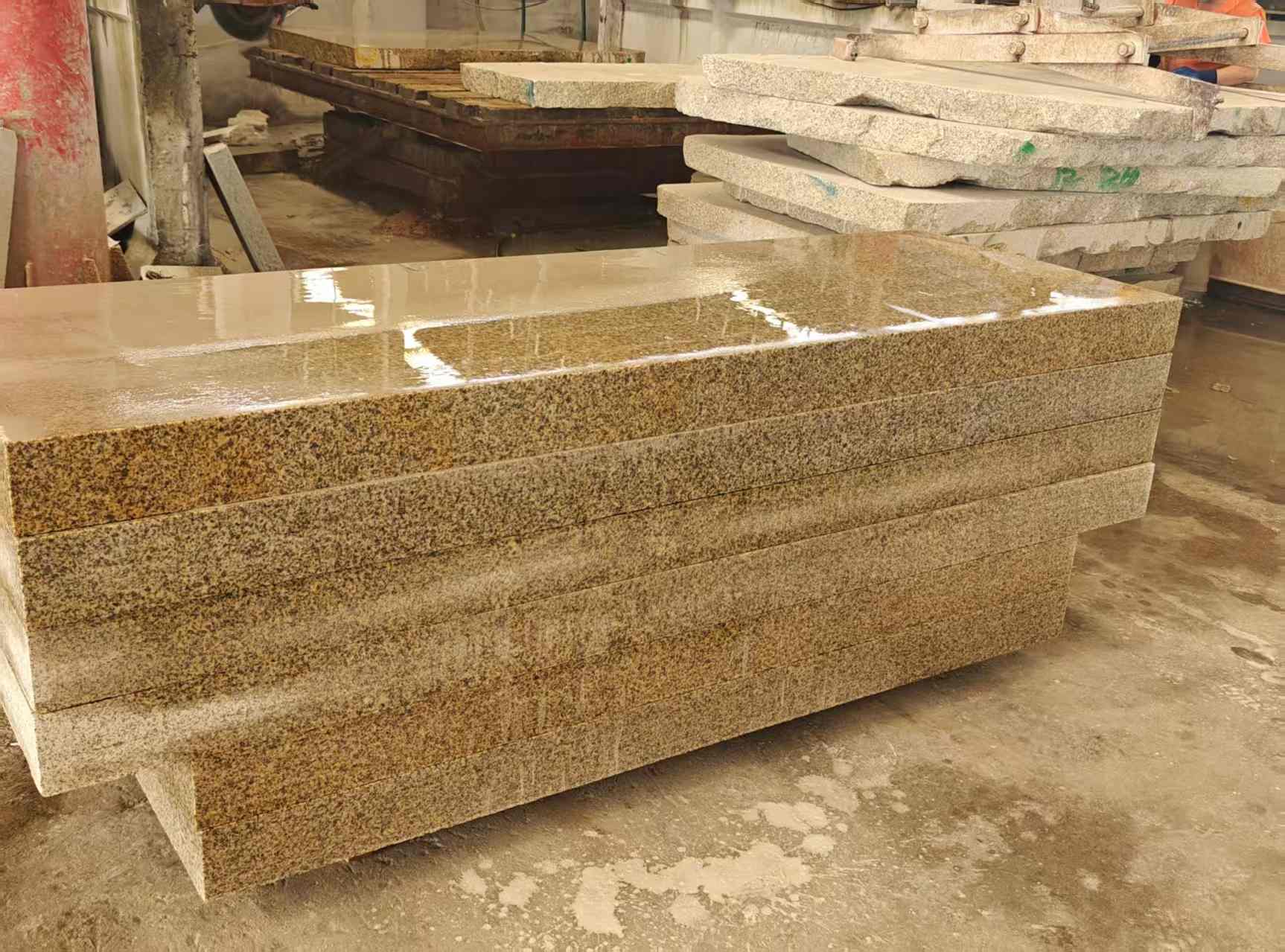 马鞍山 黄金麻栏杆料半成品加工中