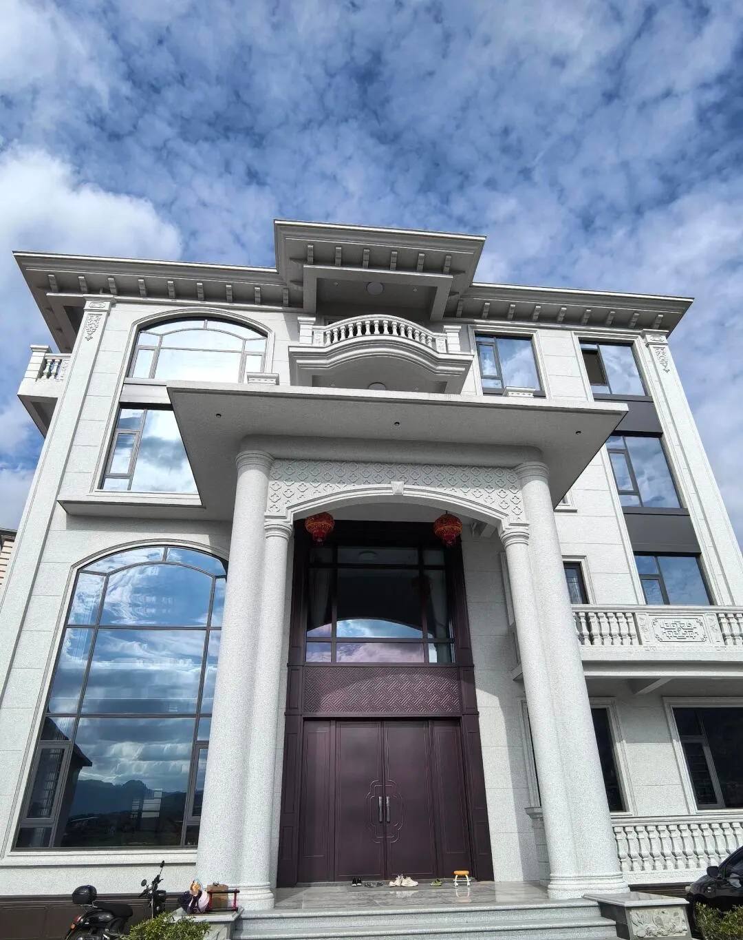 马鞍山白麻别墅外墙干挂石材效果示例