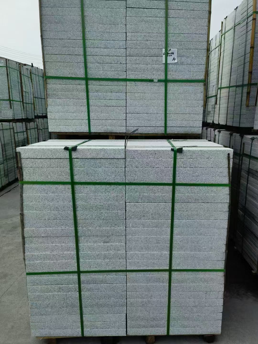 马鞍山 芝麻白火烧，园林广场市政工程地铺石，1.8~5.0厚均有现货