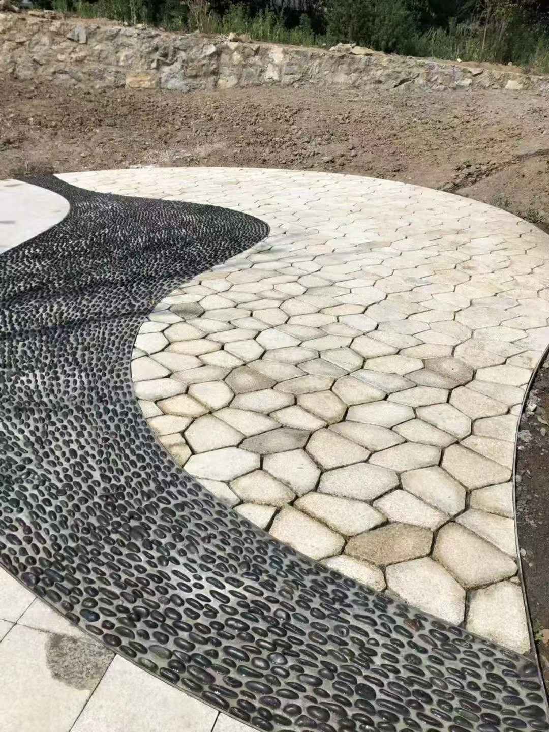 马鞍山 黄金麻冰裂纹地铺石工地铺装案例