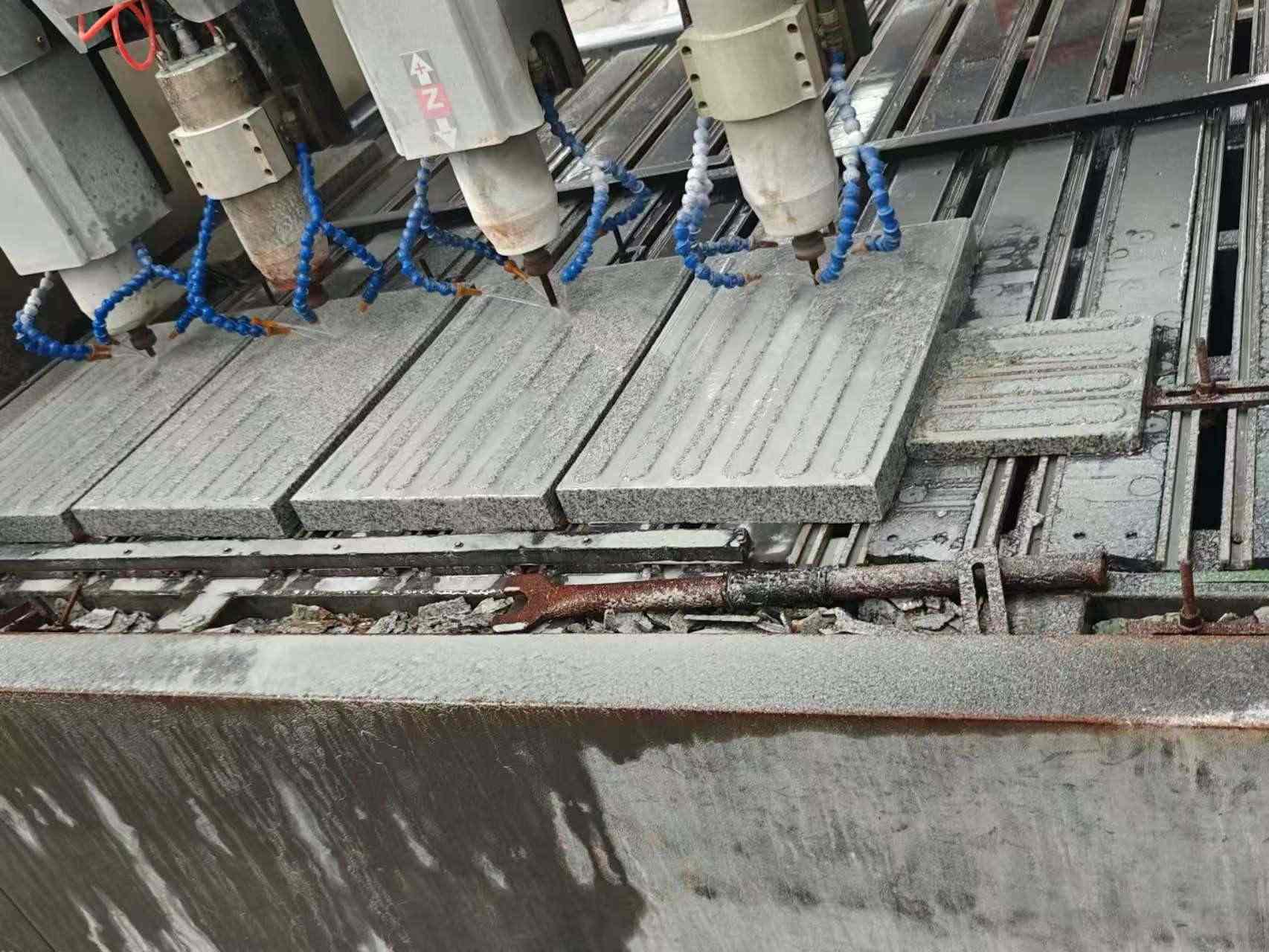 马鞍山 芝麻白花岗岩荔枝面盲道雕刻