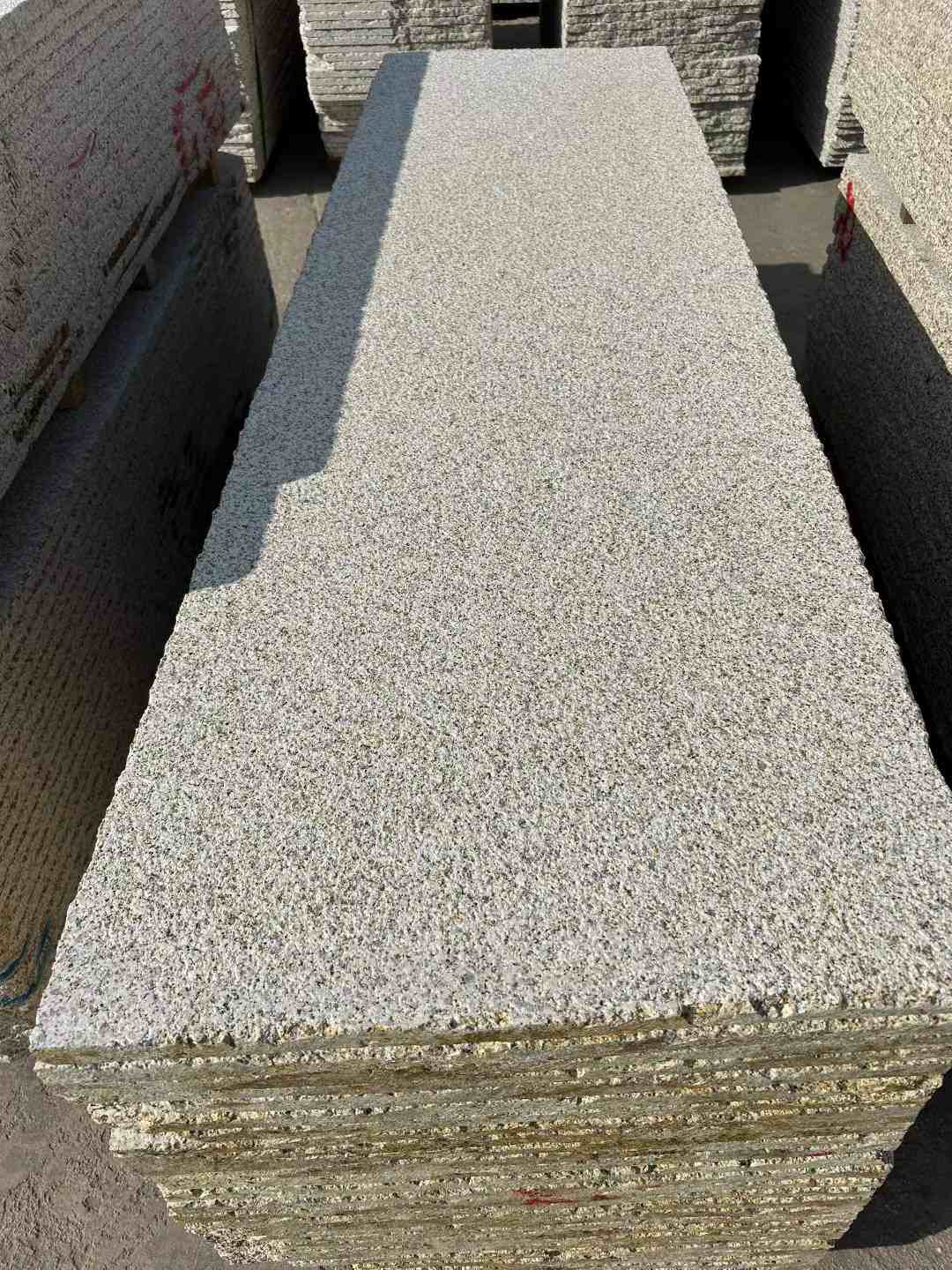 马鞍山 黄金麻花岗岩荔枝面毛板，半成品