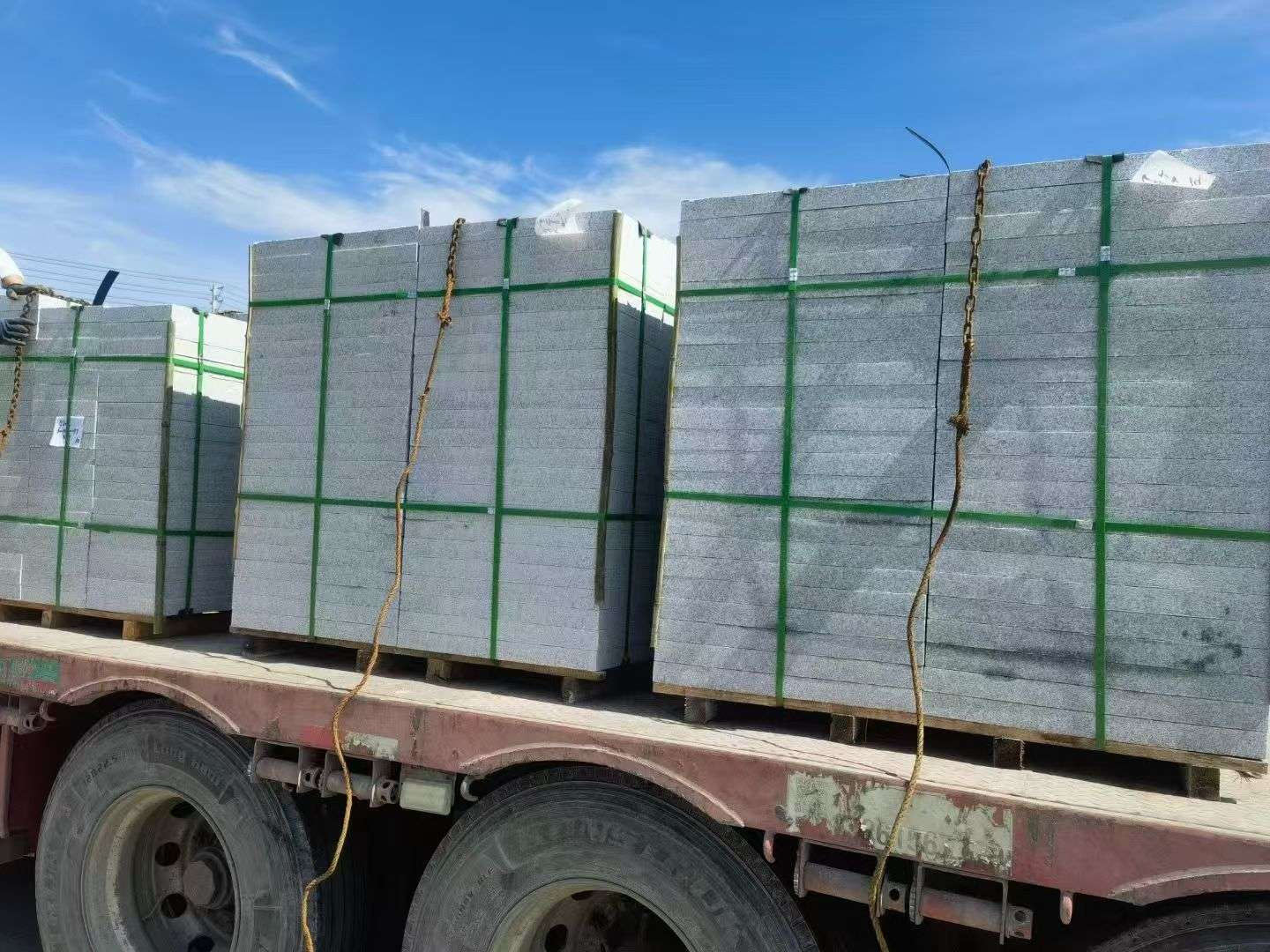 马鞍山 芝麻白花岗岩地铺石装车日常