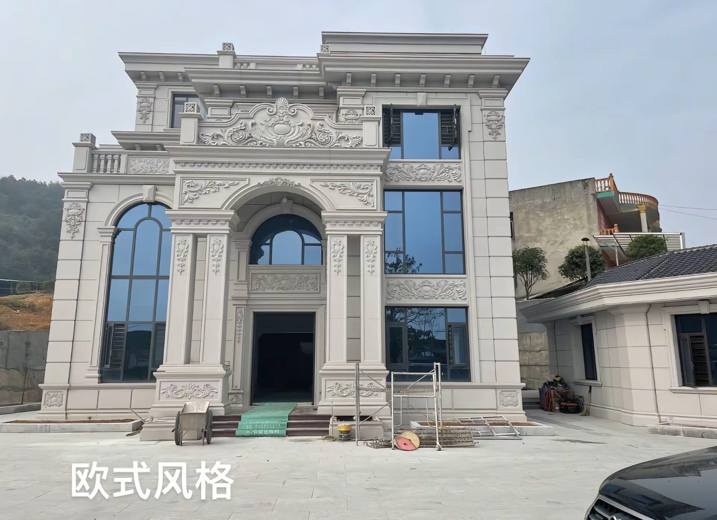 马鞍山 白麻花岗岩别墅外墙干挂