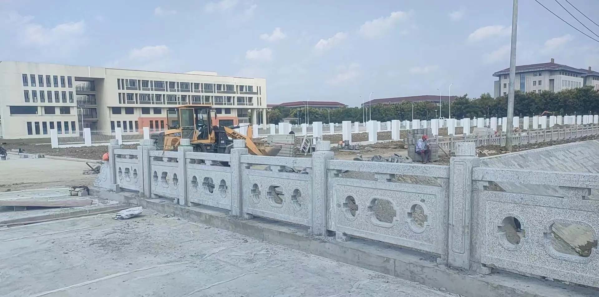 马鞍山 白麻花岗岩荔枝面河道栏杆