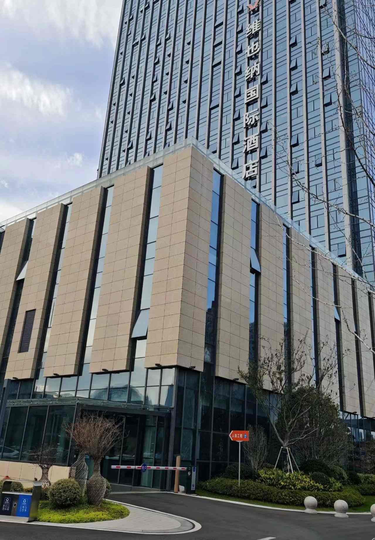 马鞍山 黄金麻花岗岩外墙干挂