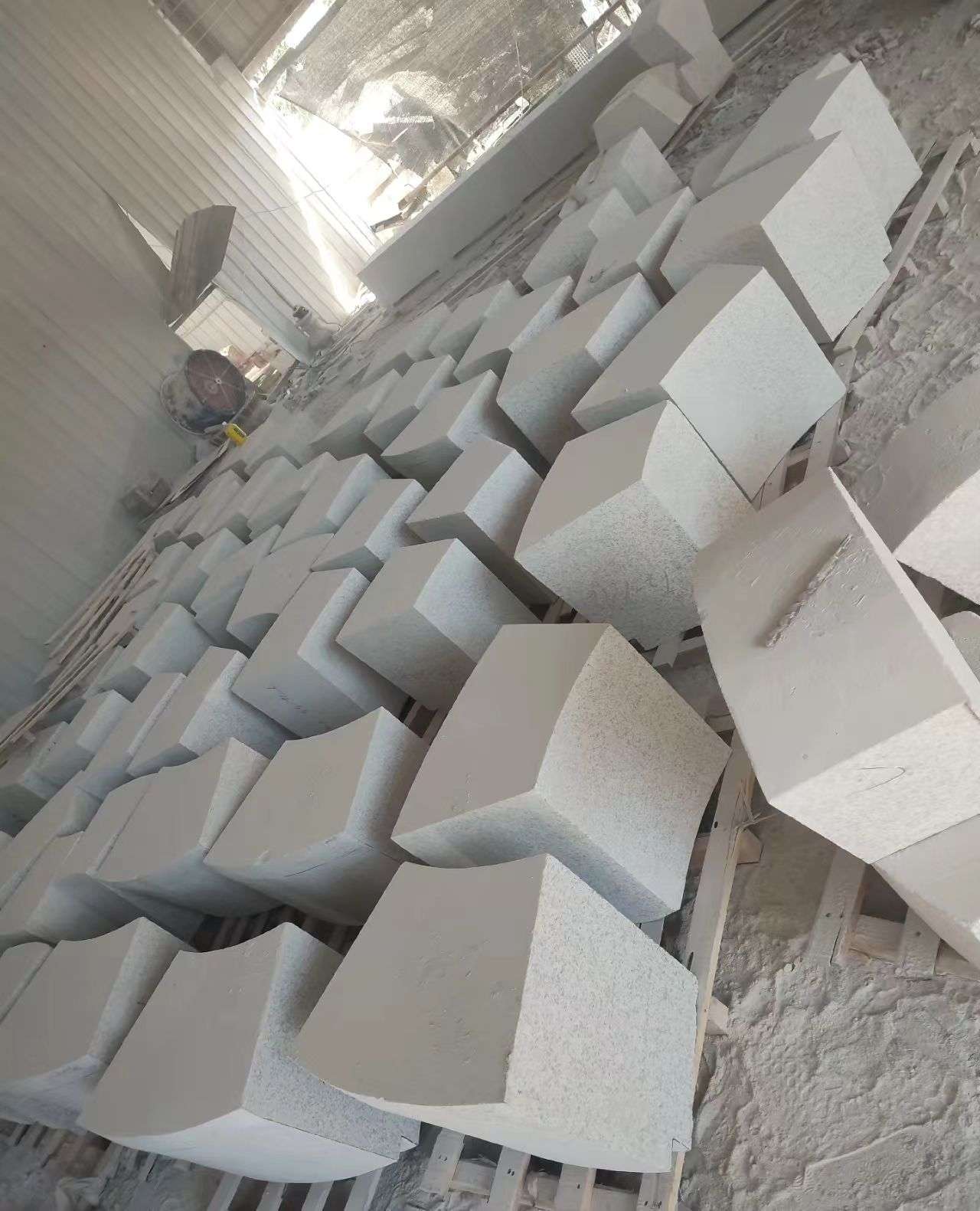 马鞍山 白麻花岗岩异形坐凳