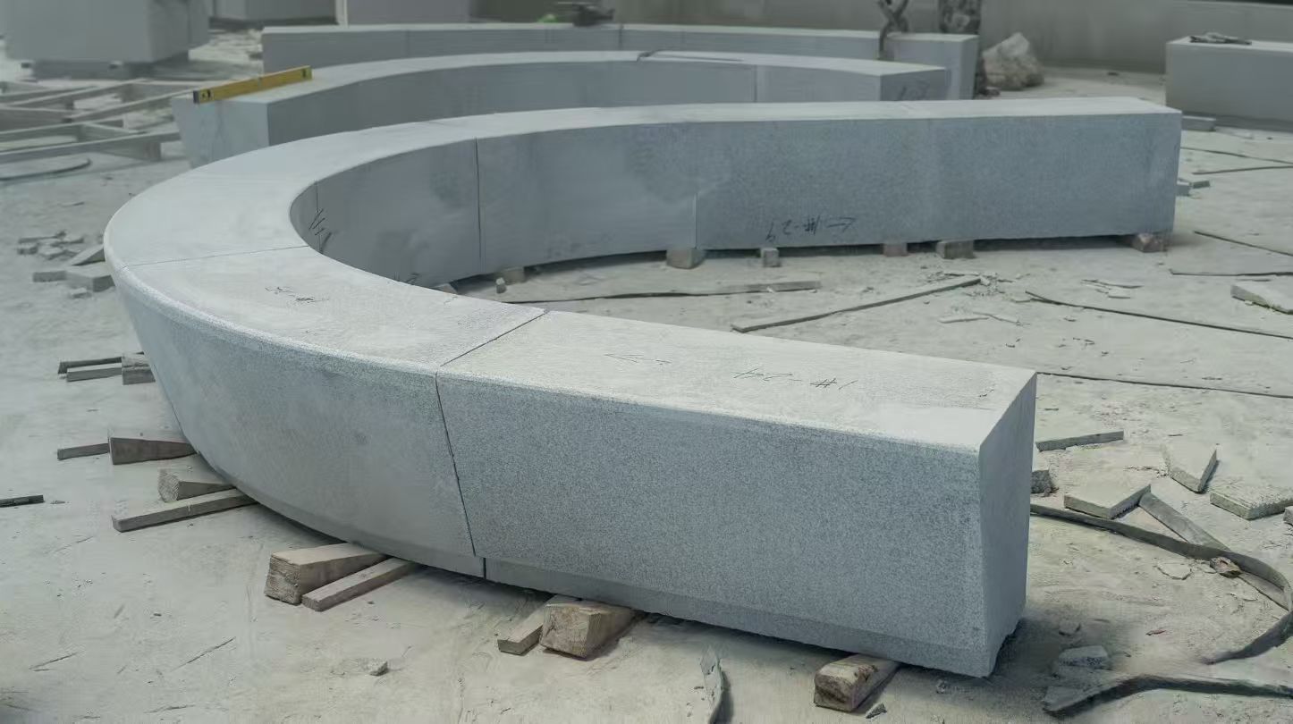 马鞍山 芝麻白花岗岩光面弧形坐凳